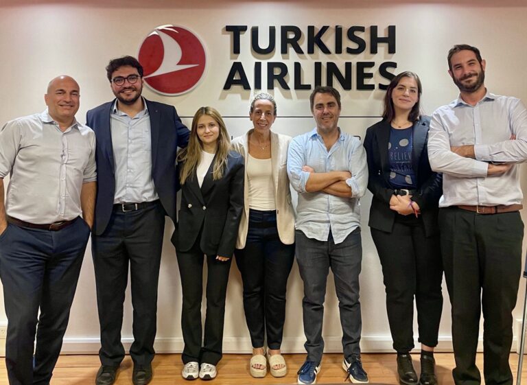 En acción junto a Turkish Airlines
